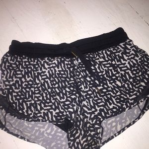Lululemon Black and white Hotty Hot Shorts
